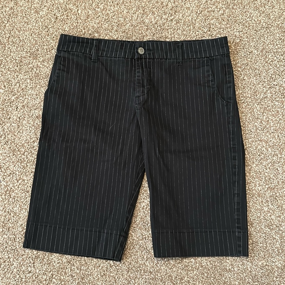 Junior’s Dickies Bermuda Shorts Size 9